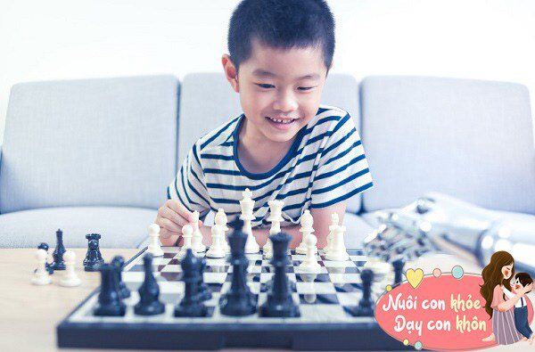 Khuyến khích trẻ tham gia nhiều hoạt động hữu ích, nhằm kích thích tiềm năng để con phát triển tốt hơn.