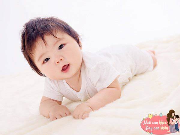 Một số bộ phận cơ thể của trẻ c&agrave;ng to l&agrave; dấu hiệu con c&oacute; thể nhận được nhiều ph&uacute;c kh&iacute;, thường gặp may mắn.