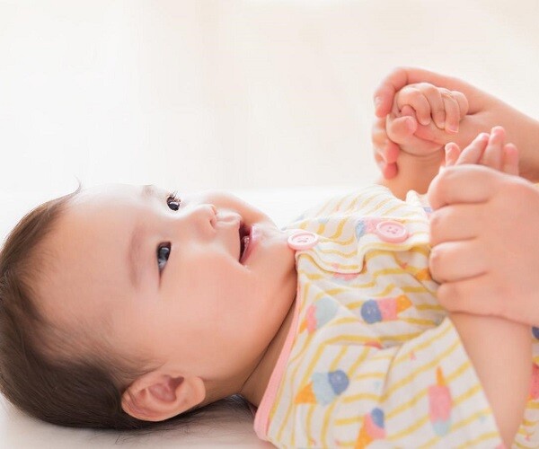 Không hề mê tín: Trẻ thông minh hơn, IQ vượt trội khi được cha mẹ làm điều này - 1