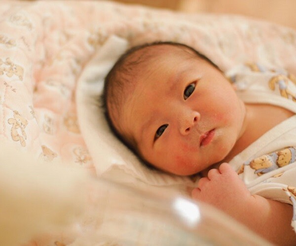 Không hề mê tín: 5 nơi bố mẹ tuyệt đối không đưa trẻ sơ sinh đến kẻo khiến con ốm vặt, sinh bệnh - 1
