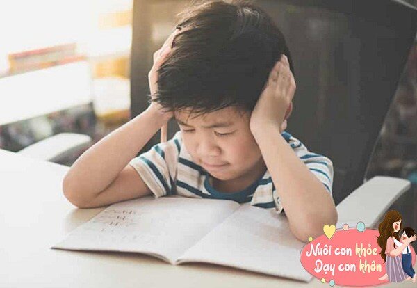 Chất lượng giấc ngủ ở trẻ không đủ sẽ dẫn đến trẻ chậm lớn và phát triển, trẻ dễ mất tập trung trong giờ học.