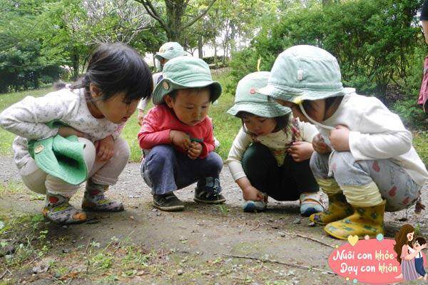 Những đứa trẻ th&ocirc;ng minh thường c&oacute; khả năng lĩnh hội rất nhanh, th&iacute;ch kh&aacute;m ph&aacute; v&agrave; học hỏi điều mới.