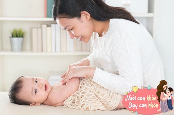 Nếu cha mẹ quan sát thấy con có thể nói được những từ vựng khó phát âm khi mới 1 tuổi, điều đó chứng tỏ chỉ số IQ của bé cao hơn so với những bé khác cùng tuổi.