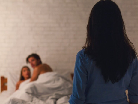 Hành vi ngoại tình có thể bị phạt đến 10 triệu đồng