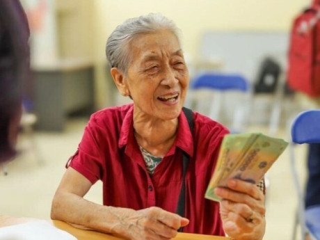 Lương hưu, trợ cấp tháng 5 lùi lịch sau kỳ nghỉ lễ 30-4, 1-5