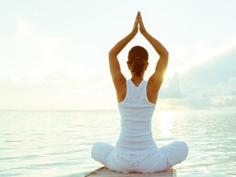 8 tư thế yoga giúp bạn hạ nhiệt trong những ngày nóng bức