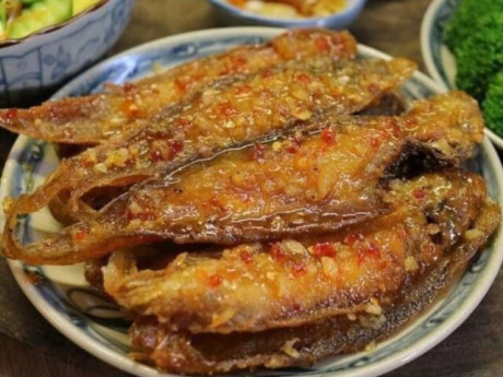 Loài cá quen thuộc ở quê "tốt hơn cá hồi", xưa giá rẻ nay thành đặc sản 100.000 đ/kg, tốt cho sức khỏe