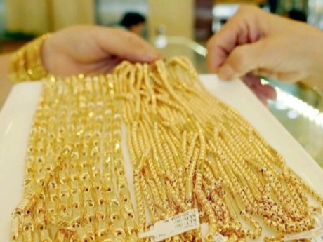 Chốt giá vàng hôm nay ngày 12/6 đồng loạt tăng vùn vụt