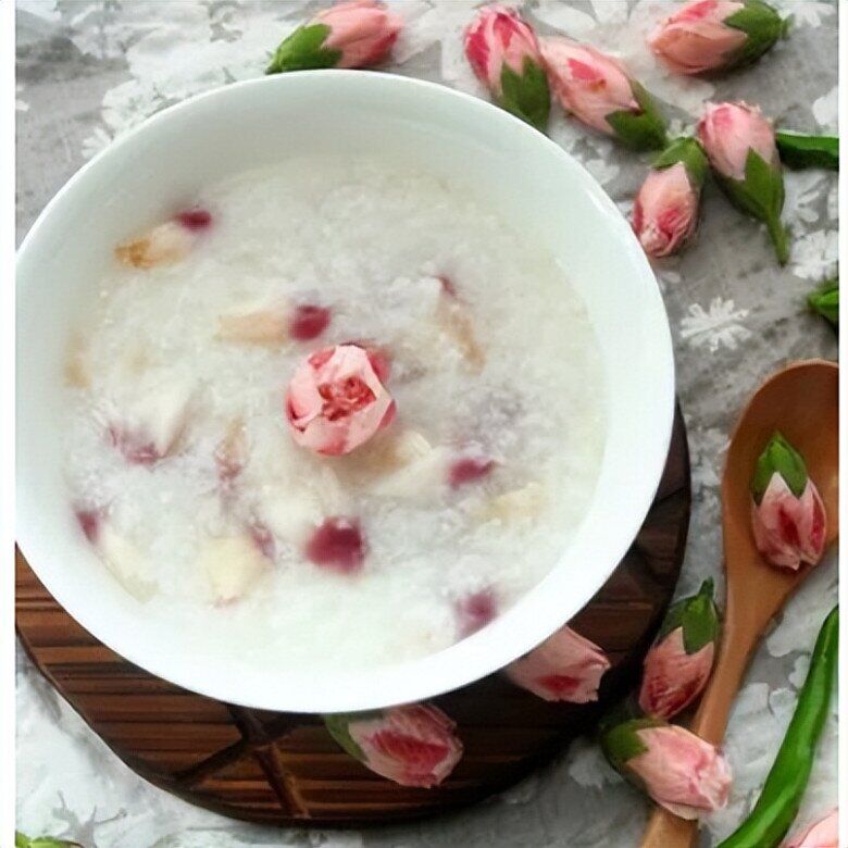 Loại hoa dại xưa trṑng làm hàng rào, giờ thành ᵭặc sản nổi tiḗng có hương vị ᵭặc biệt, tṓt cho sức khỏe - 2