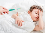 Sức khỏe - Trẻ nguy kịch vì mắc bệnh tay chân miệng không triệu chứng