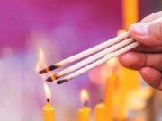 Tin tức - Khung giờ đẹp thắp hương ngày mai - mùng 1 tháng 5 năm Bính Ngọ, 4 việc cần làm để cả tháng may mắn, tài lộc 