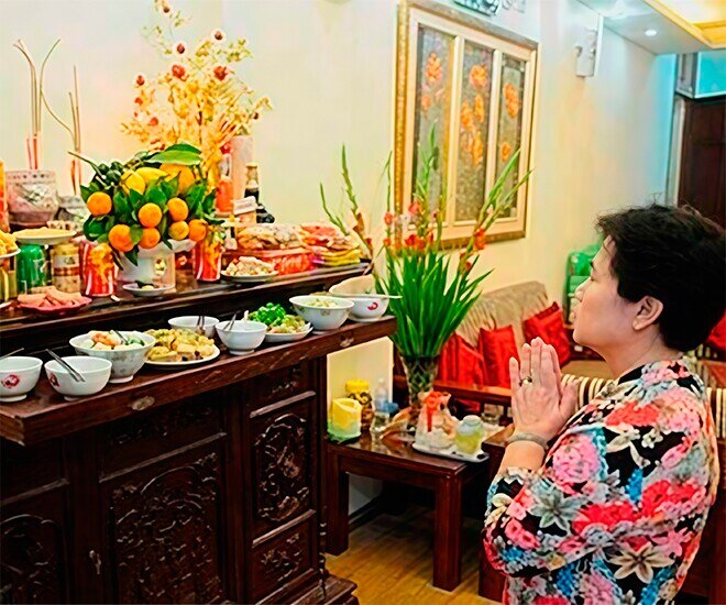 Văn khấn cúng ngày Rằm tháng 4 năm Bính Ngọ, hướng dẫn cách đặt lọ hoa trên bàn thờ để tổ tiên phù hộ - 1