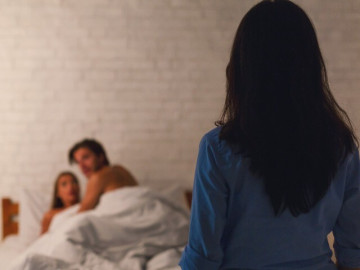 Hành vi ngoại tình có thể bị phạt đến 10 triệu đồng