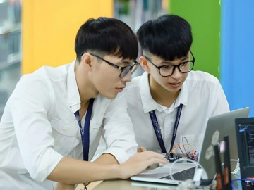 5 ngành học dễ xin việc ở Việt Nam, càng phát triển càng "khát" nhân lực chất lượng cao, mức lương tới 100 triệu/tháng