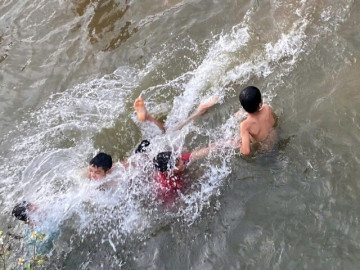 "Ám ảnh nhất là tiếng khóc của người thân chờ tin các cháu bên bờ sông"
