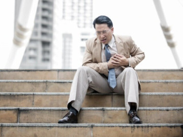 Máu "đặc" dễ làm tăng nguy cơ đột quỵ? Bác sĩ khuyên người trung niên nên ăn thường xuyên 4 thực phẩm này