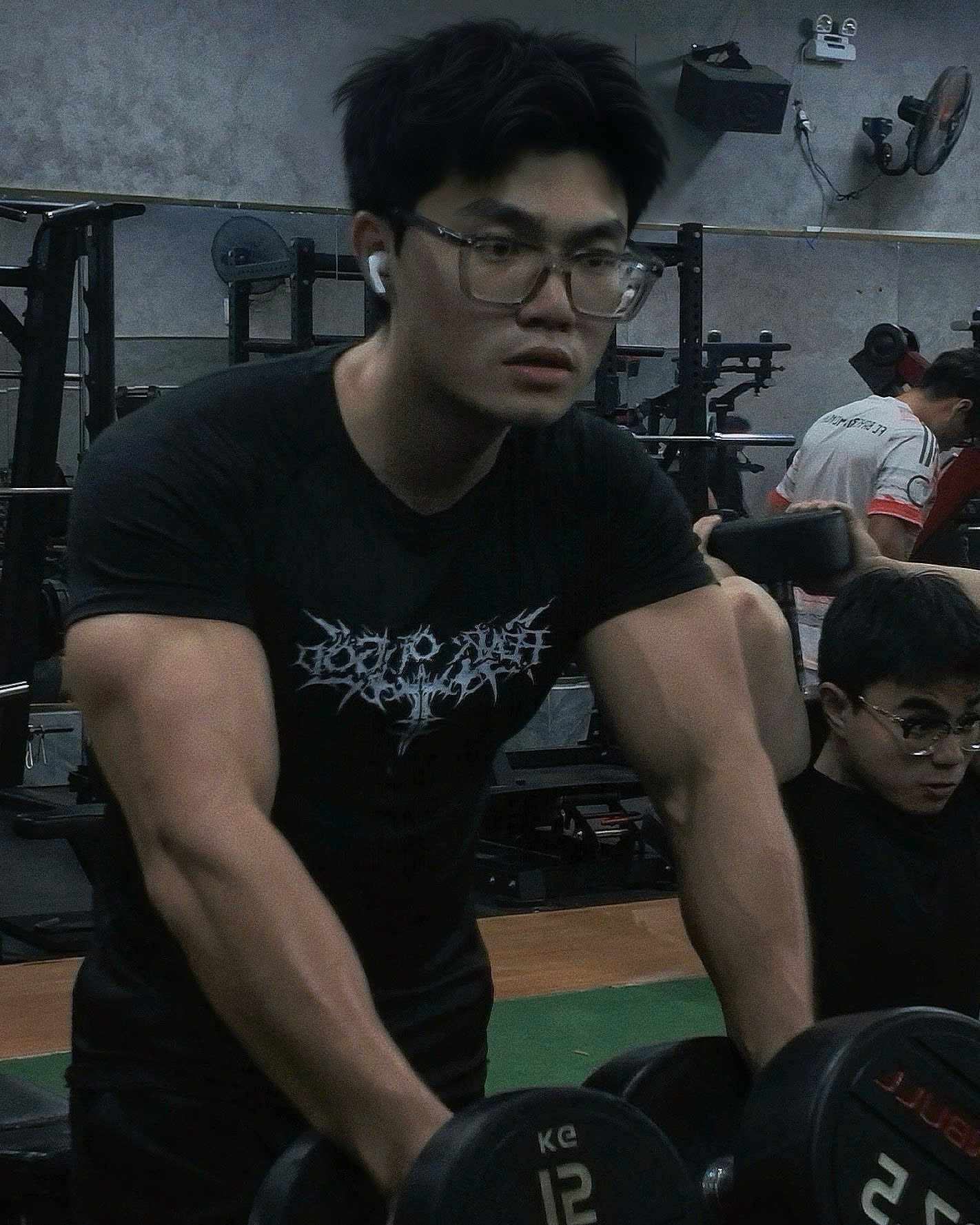 Fitness dần trở thành một phần quen thuộc trong nhịp sống của nhiều người trẻ.