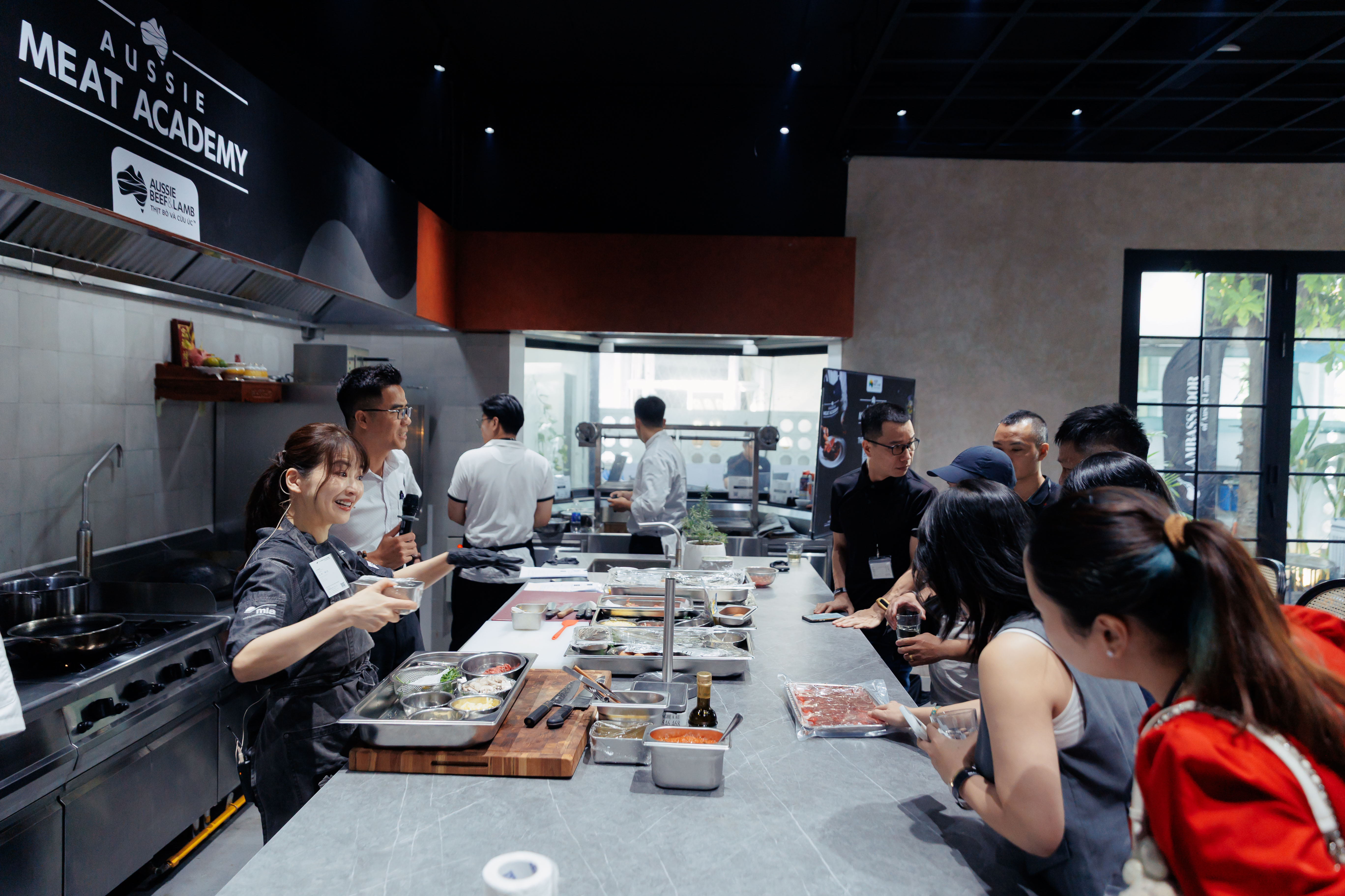 Hành trình đưa phần cắt thứ cấp từ Bò Wagyu amp; Cừu Úc - amp;#34; Viên Ngọc Thôamp;#34; từ đồng cỏ Úc đến bàn ăn Việt - 1