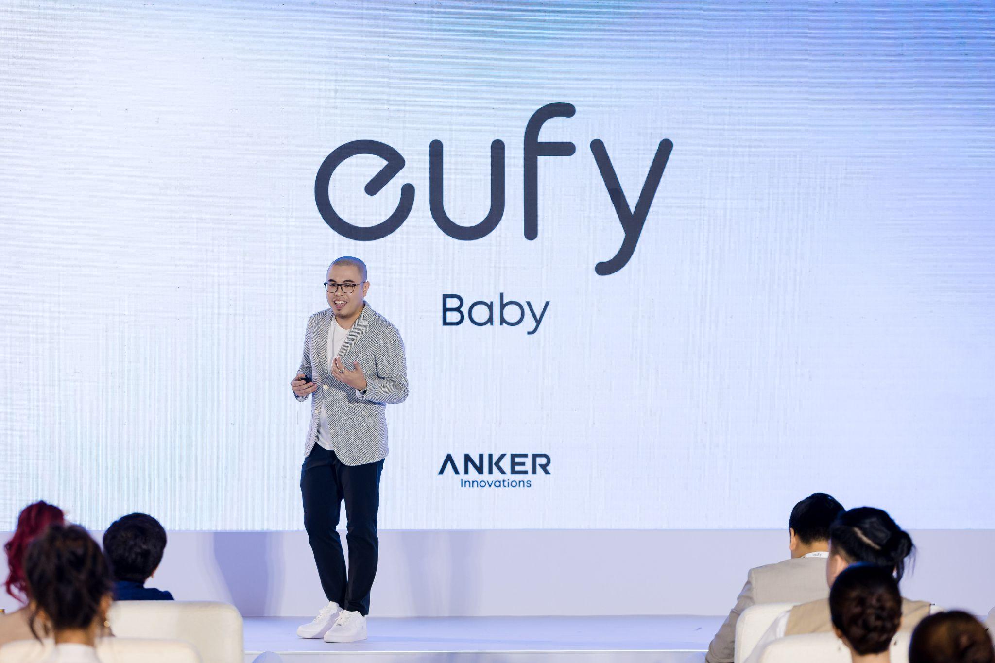 Đại diện Anker Innovations giới thiệu về hệ sinh thái eufy Baby và định hướng mang công nghệ thông minh vào việc chăm sóc mẹ và bé.