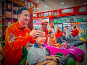 Không chỉ cắt tóc đẹp, đây là điều khiến các mẹ “ghiền” Đông Tây Barbershop