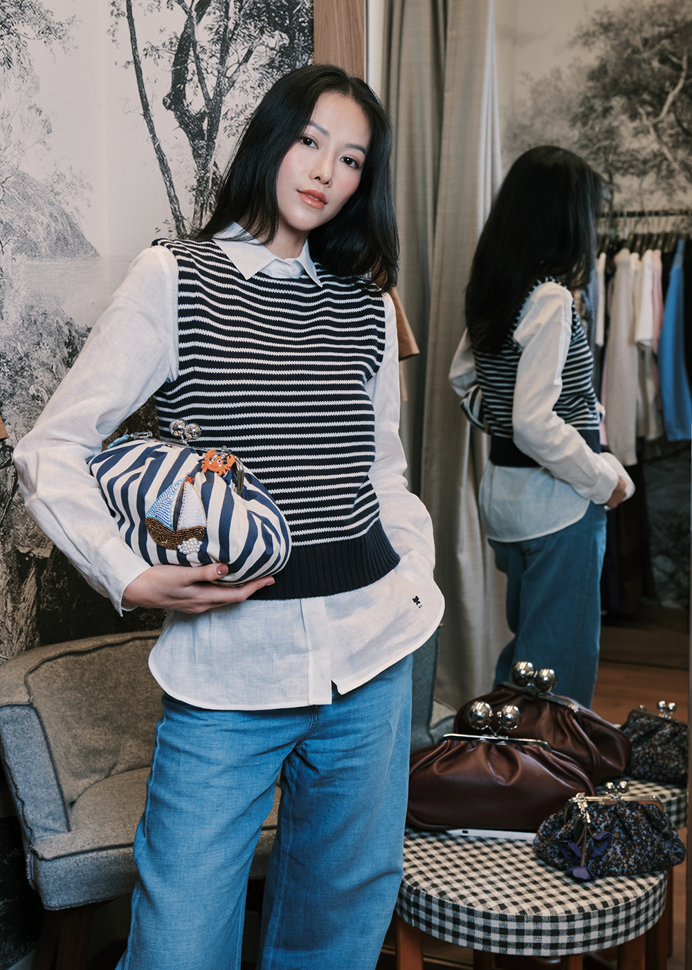 Qua những thiết kế từ bộ sưu tập, nàng hậu khắc họa hình ảnh người phụ nữ tinh tế đầy cuốn hút.