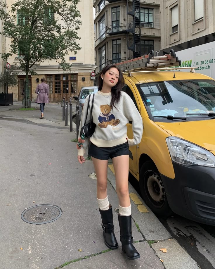 Mặc đồ ngắn chưa đủ đẹp, chị em phối cùng 3 kiểu giày này là amp;#34;kéo chânamp;#34; khéo, nâng tầm phong cách rõ rệt - 11