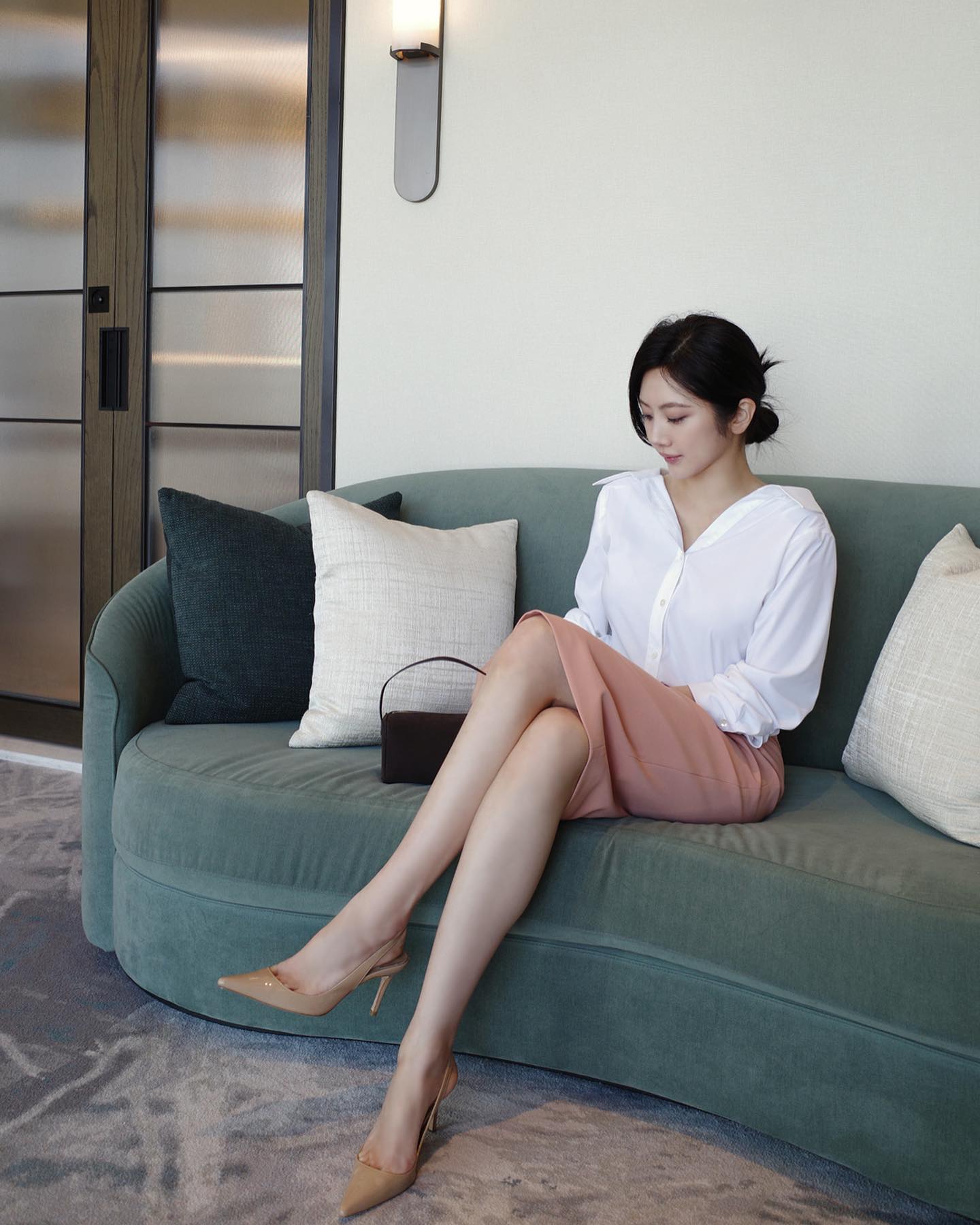 4 items giúp chị em amp;#34;kéo chânamp;#34; dài miên man: Diện đi làm hay đi chơi đều tôn dáng cực khéo - 6