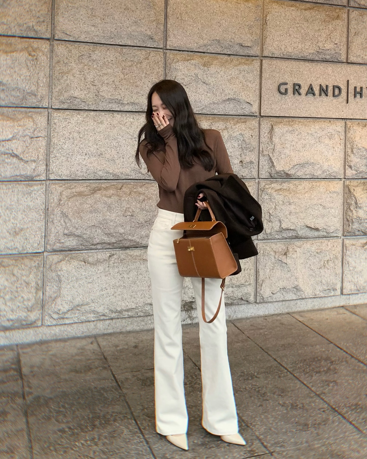 4 items giúp chị em amp;#34;kéo chânamp;#34; dài miên man: Diện đi làm hay đi chơi đều tôn dáng cực khéo - 7