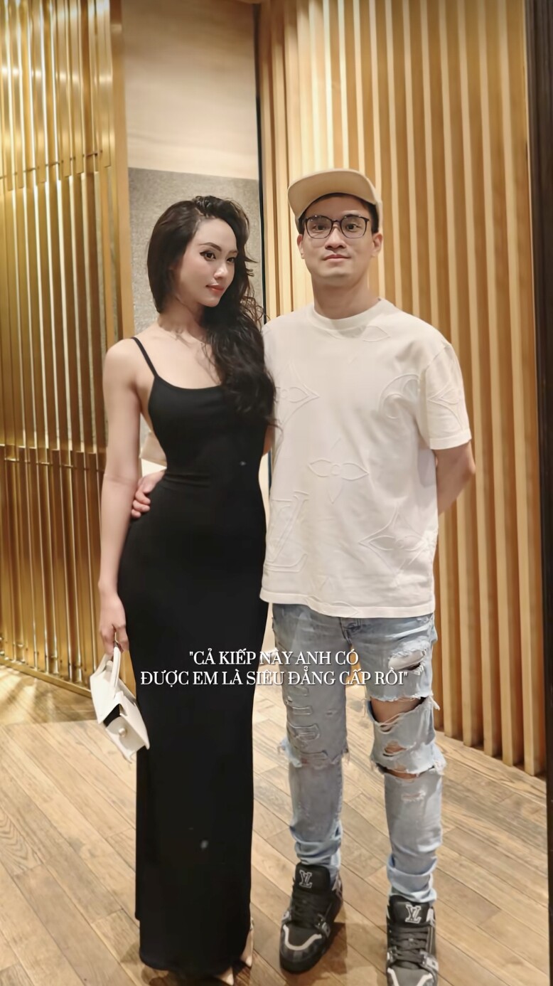 Vũ Thúy Quỳnh công khai ảnh thân thiết bên doanh nhân Đức Phạm.