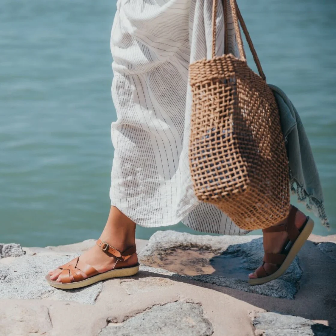 Từ công sở đến du lịch, 7 kiểu dép sandals này đang là lựa chọn được chị em diện nhiều nhất Hè 2026 - 13