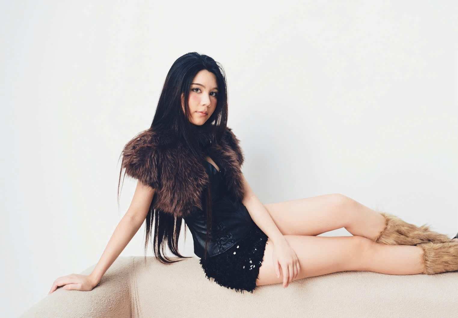 Tuổi 18 ngọt ngào của con gái út nhà MC Quyền Linh và vợ doanh nhân - 4