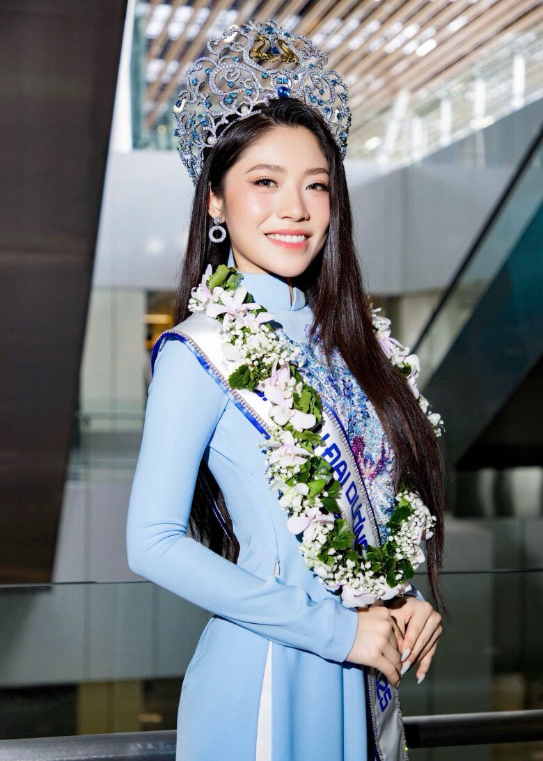 Nguyễn Thanh Thảo sinh năm 2002, được biết đến khi đăng quang Hoa hậu Đại dương Việt Nam 2025. Cô sở hữu chiều cao 1m72 cùng số đo ba vòng lần lượt là 82-60-90cm. Tại cuộc thi, người đẹp gây ấn tượng bởi khả năng thuyết trình tự tin và giao tiếp lưu loát bằng 4 thứ tiếng gồm tiếng Việt, tiếng Anh, tiếng Hàn Quốc và tiếng Trung Quốc.