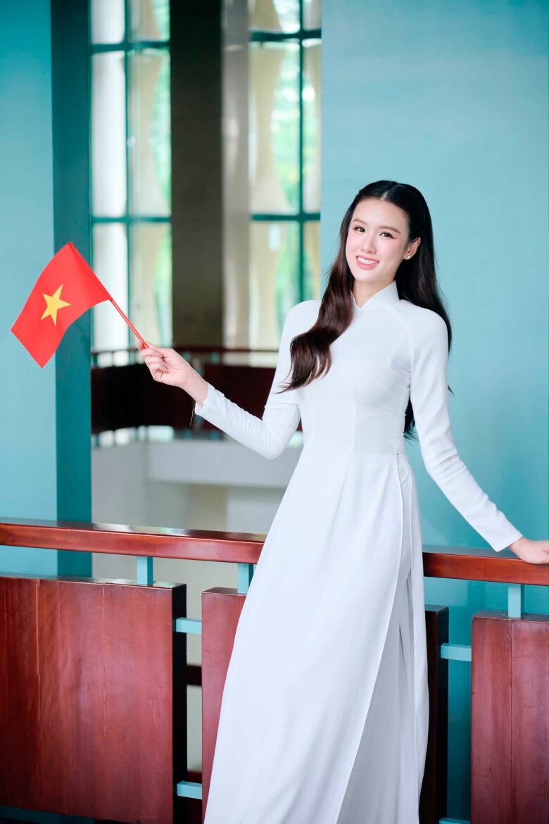 Hoa hậu Trịnh Mỹ Anh bày tỏ sẽ cố gắng hết mình nếu như có cơ hội đại diện Việt Nam tại Miss Universe.