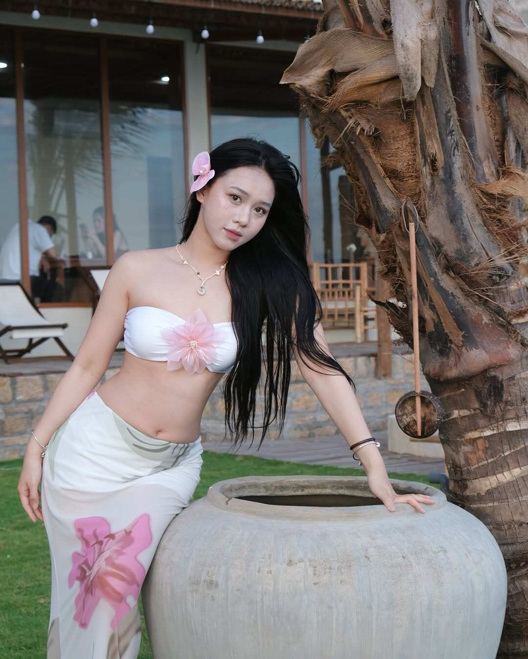 Bạn gái Nhâm Mạnh Dũng sở hữu lượng lớn người theo dõi khủng trên mạng xã hội.
