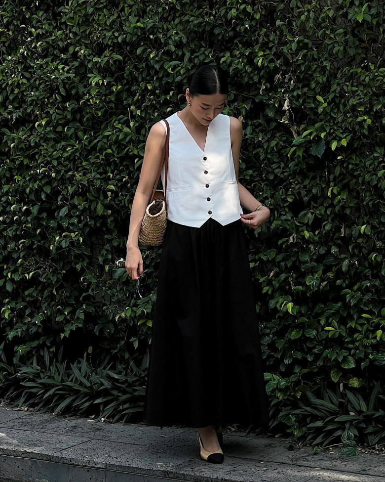 Chân váy được chị em mê tít hiện tại: Diện lên trẻ hẳn vài tuổi, mặc đi làm hay đi chơi đều đẹp xuất sắc - 3