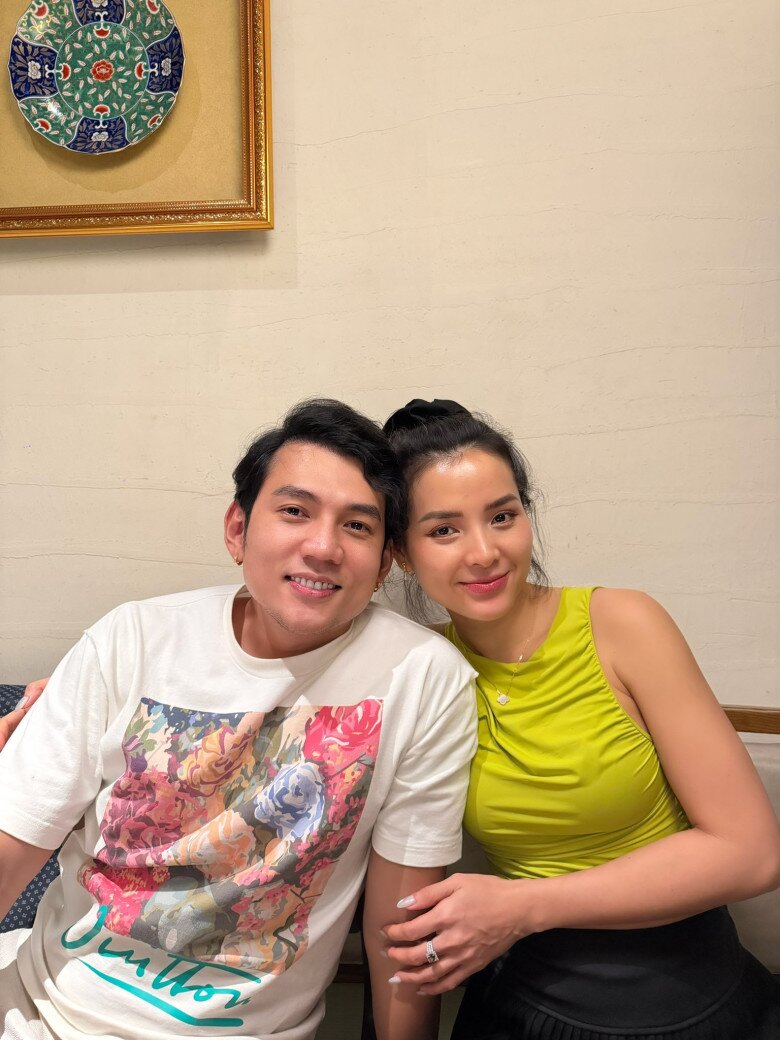 Sau 4 năm bên nhau, Phương Trinh Jolie và Lý Bình có hôn nhân viên mãn bên cạnh 3 con.