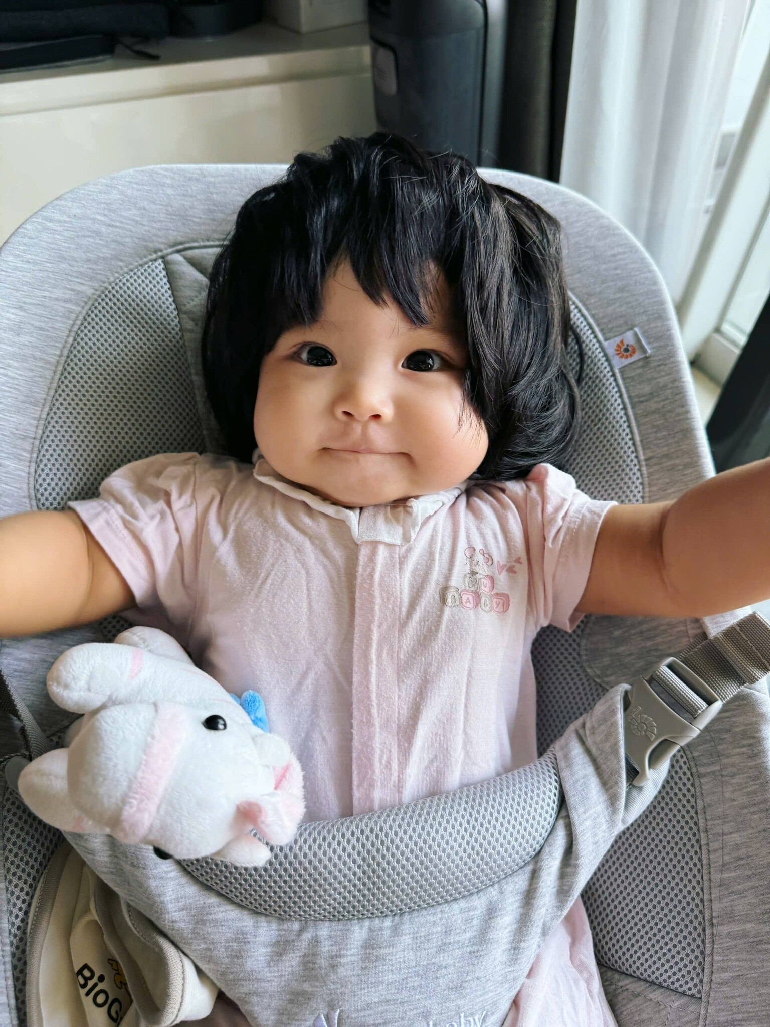Bé Harley hiện là một trong những nhóc tì Vbiz được yêu thích bởi vẻ ngoài bụ bẫm cùng loạt biểu cảm đáng yêu. 
