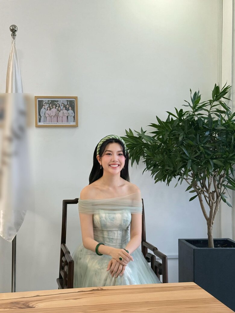 Mỹ nhân Việt lấy chồng gia thế amp;#34;khủngamp;#34; mê diện ngọc, ngó bộ sưu tập không ít người phải trầm trồ - 2