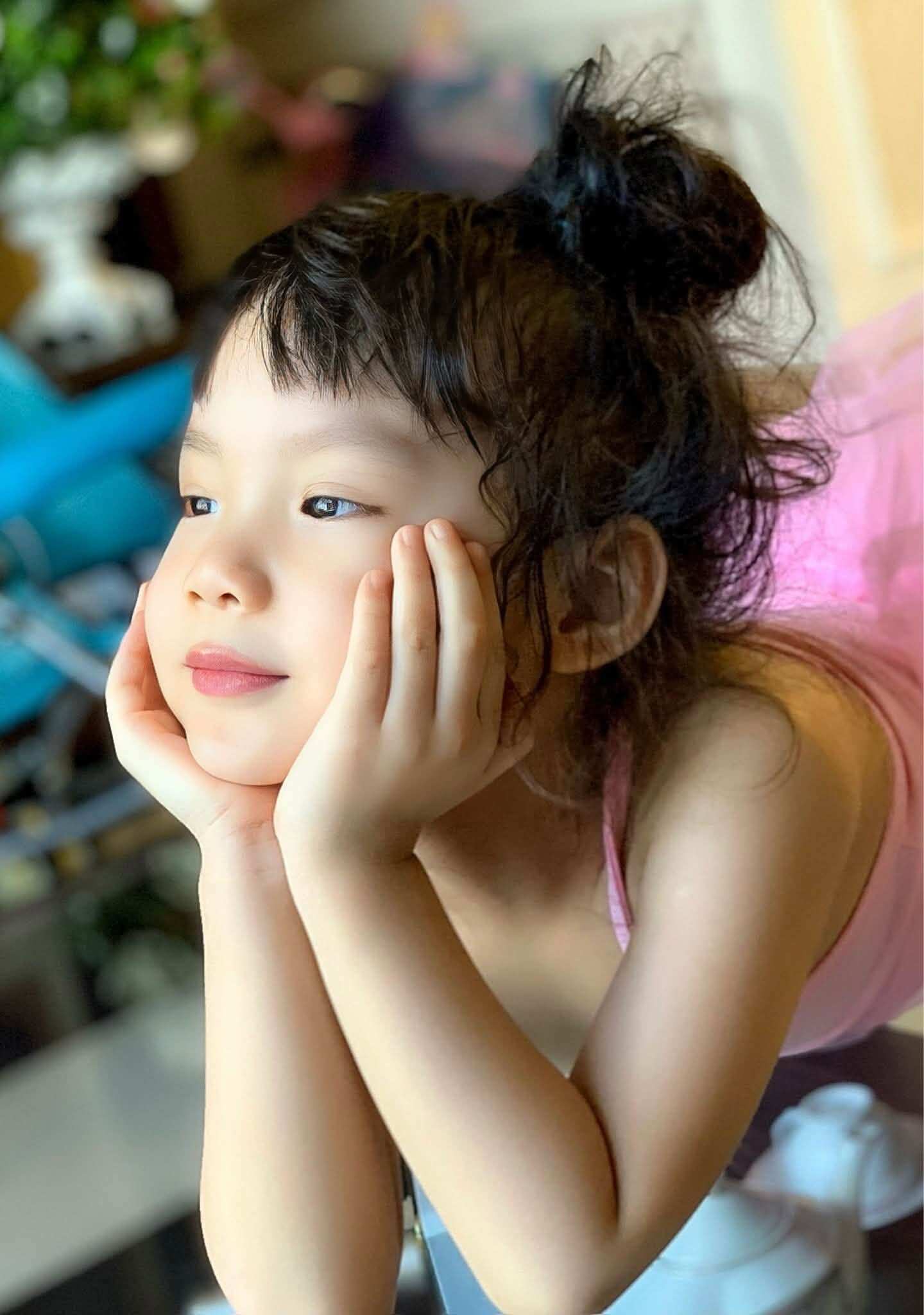 Con gái thứ 2 của NSND Trịnh Kim Chi gây chú ý ở tuổi 11 - 13