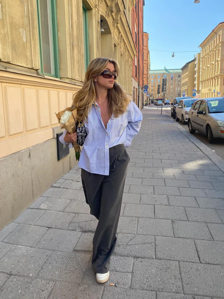 Nắng nóng oi bức, đây là kiểu áo mặc với quần ống rộng giúp bạn mát cả ngày mà vẫn sang - 2