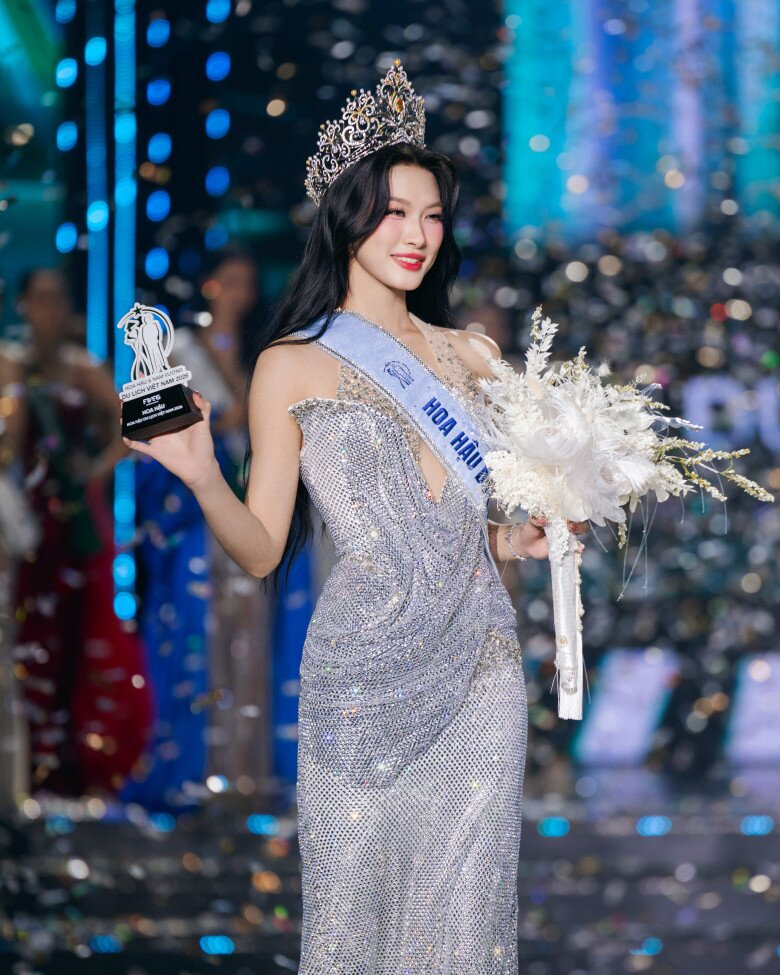 Nhan sắc xinh đẹp, đặc biệt là chiều cao nổi bật của tân Hoa hậu Du lịch Việt Nam.
