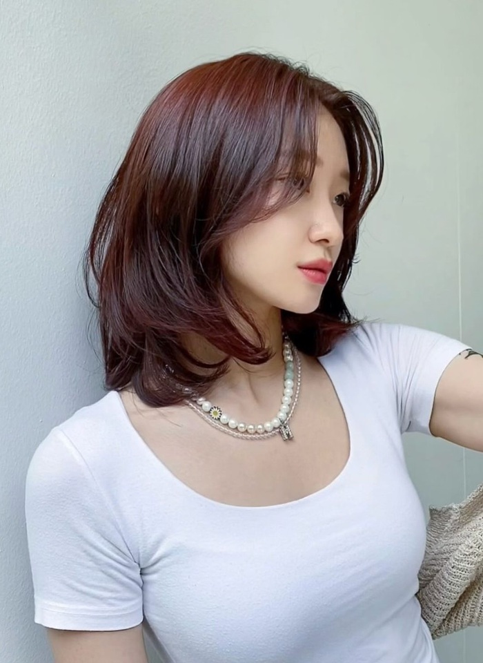 Tại sao phụ nữ tóc bạc không nên nhuộm đen để che đi? Thử nhuộm 5 màu này vừa trẻ đẹp lại mãi không phai - 6