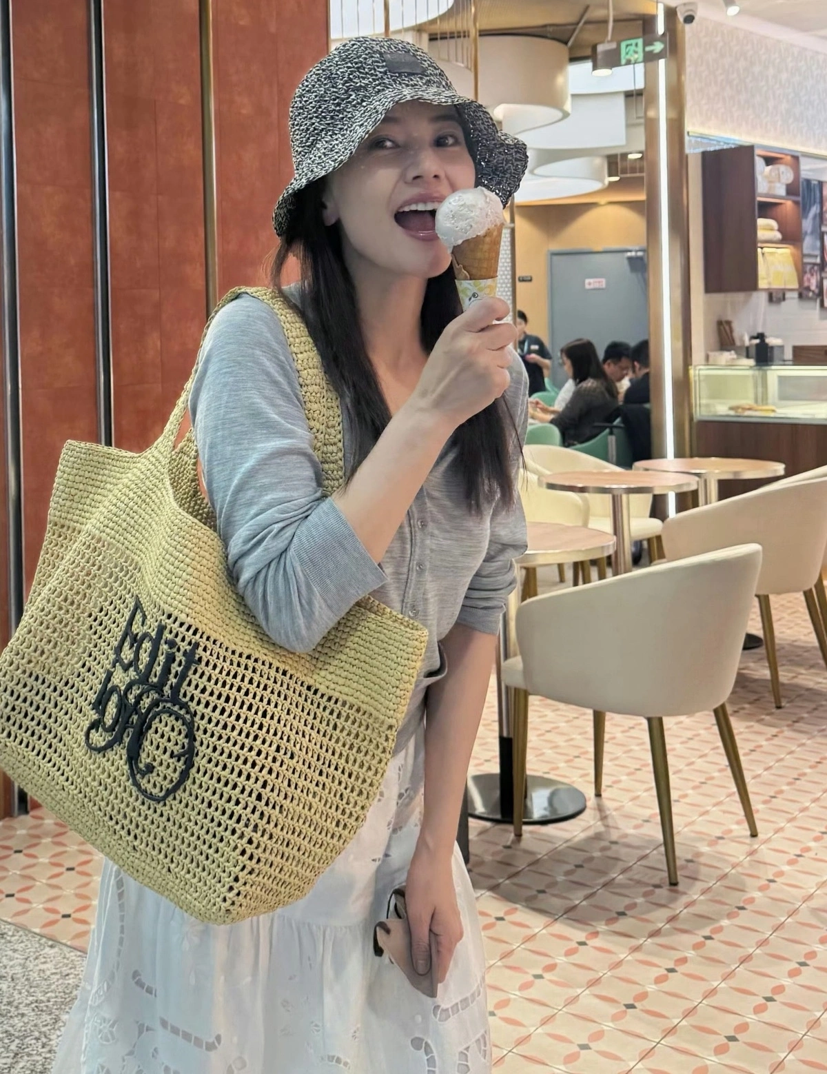 Bên cạnh chế độ ăn uống khoa học, Cao Viên Viên duy trì tập luyện đều đặn với bài đốt mỡ 30 phút của Pamela Reif. Bài tập cường độ cao giúp tăng nhịp tim, đốt cháy mỡ thừa, cải thiện độ săn chắc cơ thể và nâng cao sức bền hiệu quả.