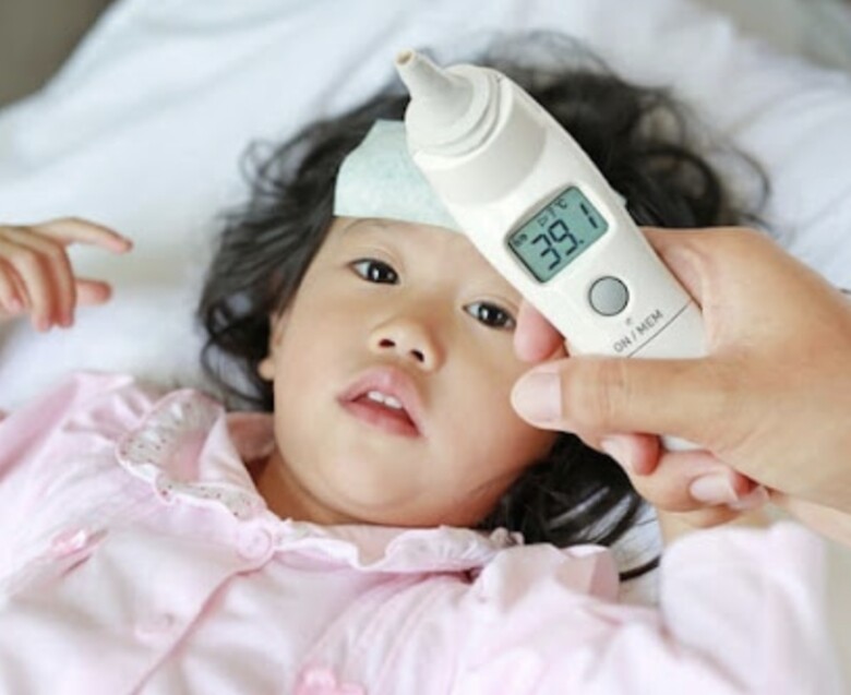Bệnh tay chân miệng có diễn biến phức tạp, chủ yếu các ca nặng ở trẻ nhỏ. Ảnh minh họa. 