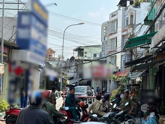 Cháy phòng trọ ở TPHCM, 2 người chết, 5 người bị thương - 3