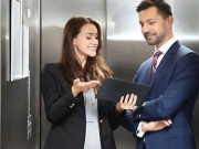 Eva tám - Gặp sếp trong thang máy: Người EQ thấp chỉ biết chào, người EQ cao nói 3 câu khiến tương lai khác hẳn