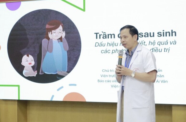 PGS Nguyễn Văn Tuấn cho biết, trầm cảm sau sinh giai đoạn đầu rất dễ bỏ sót, khiến bệnh tiến triển nhanh, dễ để lại hậu quả nặng nề. 