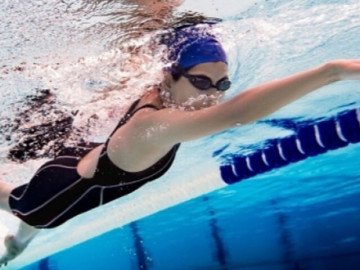 Sức khỏe - Bơi và đi bộ bài tập nào giúp cơ thể khỏe hơn? Bất ngờ bài tập tốt hơn nhưng ít người thực hiện