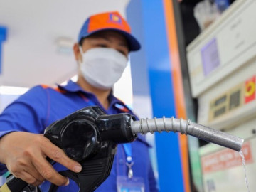 Giá xăng dầu hôm nay 12/4: Dầu thế giới tiếp tục giảm