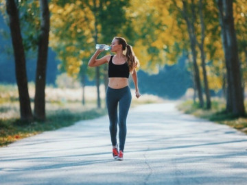 Sức khỏe - Đi bộ 10 phút sau ăn giúp kiểm soát đường huyết tăng đột biến: Tại sao thời điểm quan trọng hơn số bước đi?